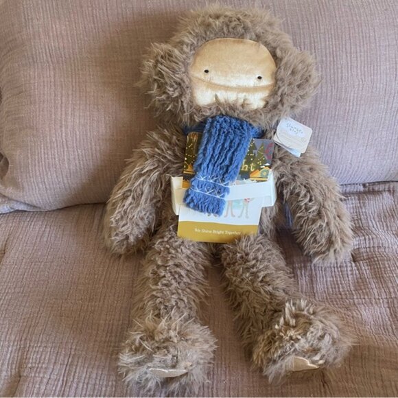 Slumberkins XL Shine Bright Bigfoot Brown Stuffed Animal with scarf NWT - Picture 1 of 3